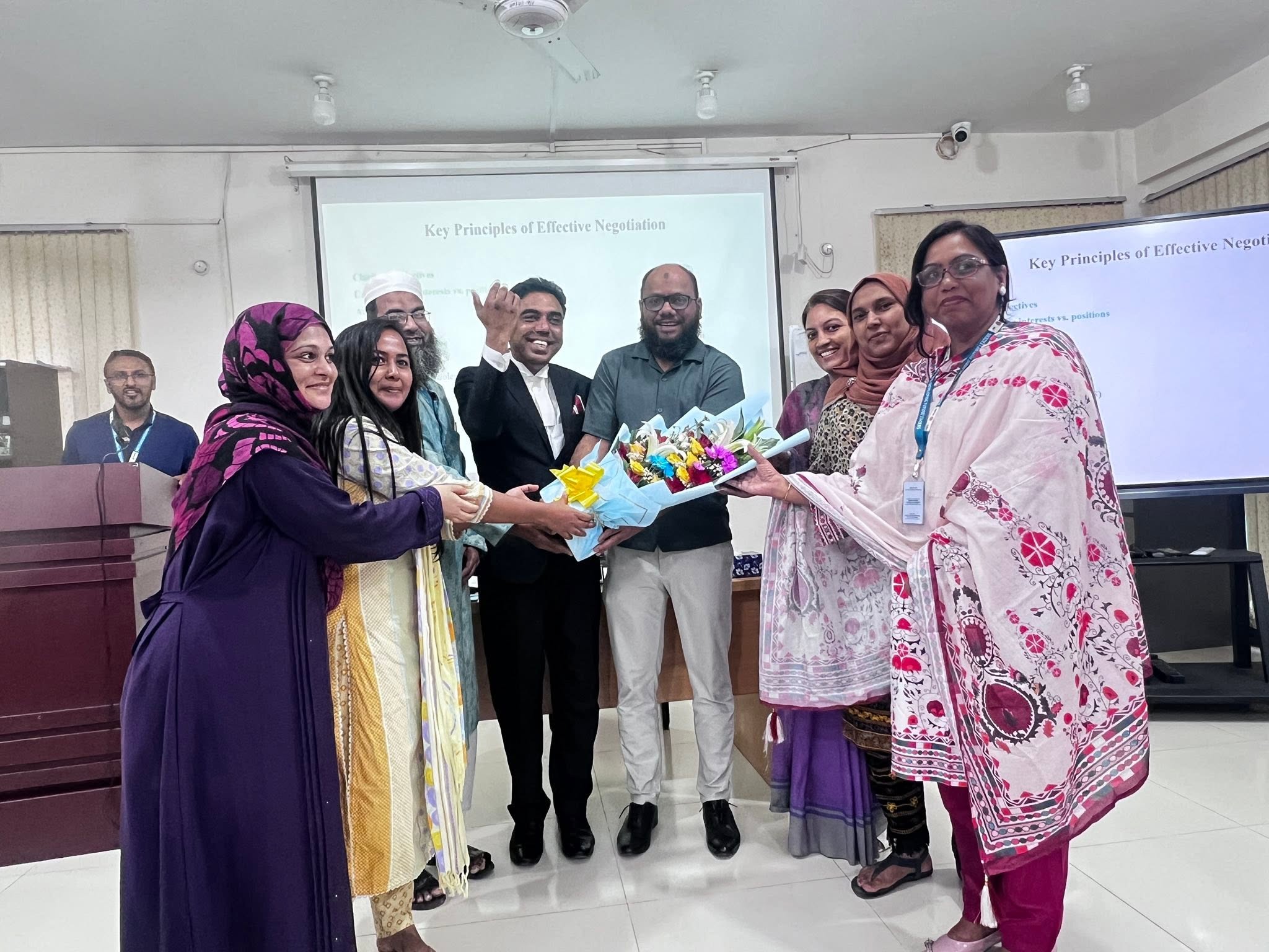 নেতৃত্ব উন্নয়ন প্রশিক্ষণ কর্মসূচির অংশগ্রহণকারীগণ