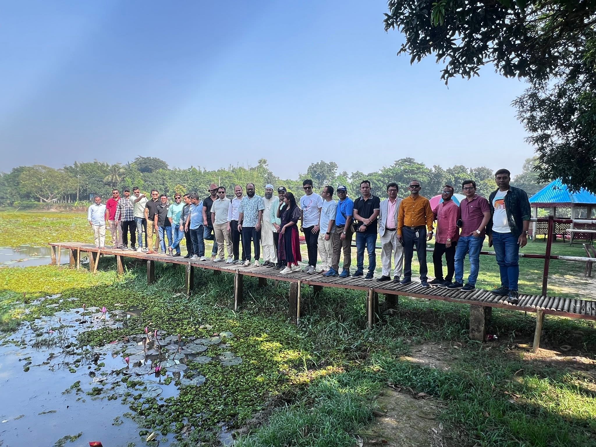 প্রশিক্ষণ কর্মসূচির আরেকটি দলীয় ছবি